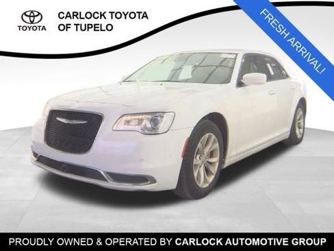 Used 2023 Chrysler 300 Touring w/ Safetytec Plus Group image 1