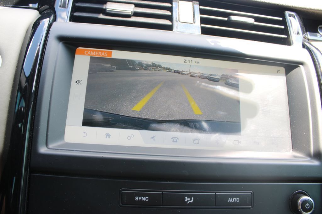 Used 2019 Land Rover Discovery SE AWD/4WD image 36
