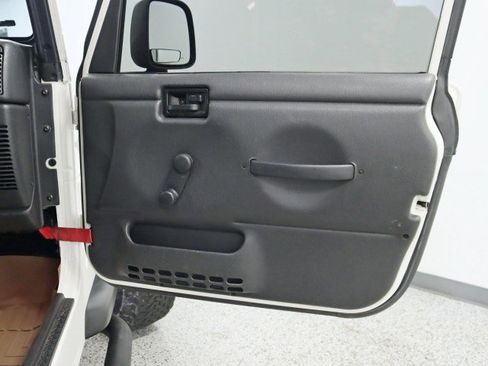 Used 2004 Jeep Wrangler 4WD w/ 30" Tire & Wheel Group image 27