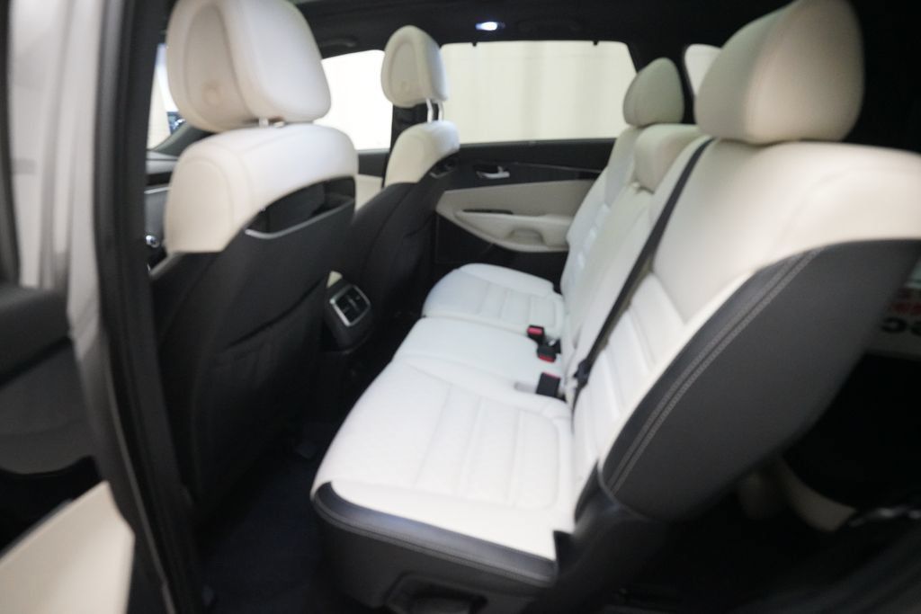 Used 2016 Kia Sorento SX w/ SXL Technology Package AWD/4WD image 16