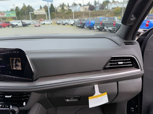 New 2026 Chevrolet Suburban Premier w/ Sun And Tow Package image 23