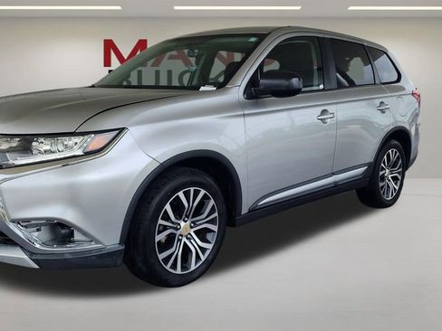 Used 2018 Mitsubishi Outlander ES FWD image 1