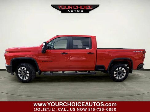 Used 2021 Chevrolet Silverado 2500 Custom w/ Custom Value Package AWD/4WD image 2