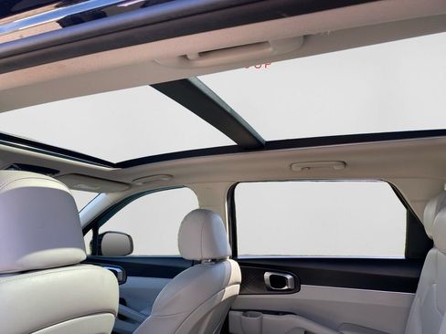 Certified 2021 Kia Sorento S w/ Panoramic Sunroof Package AWD/4WD image 32