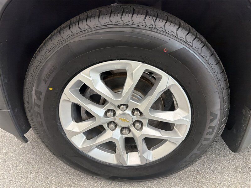 Used 2018 Chevrolet Traverse LS AWD/4WD image 17