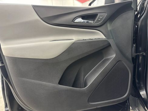 Used 2020 Chevrolet Equinox LS FWD image 26