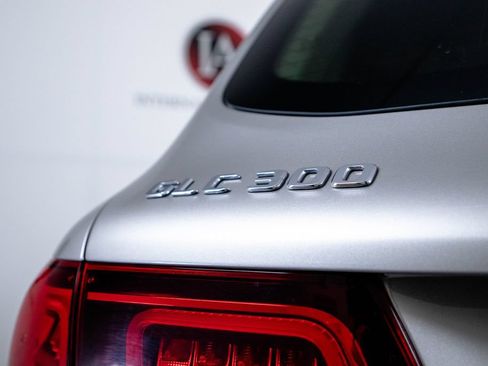 Used 2022 Mercedes-Benz GLC 300 4MATIC image 11