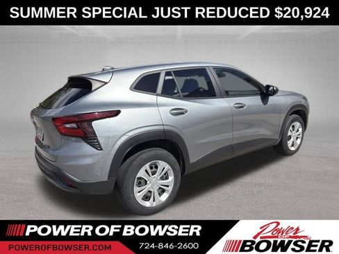 Used 2024 Chevrolet Trax LS FWD image 4