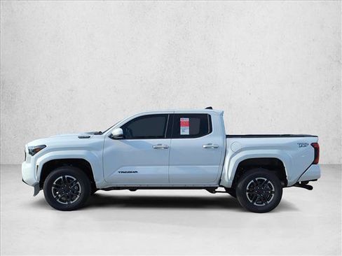 Certified 2025 Toyota Tacoma TRD Sport image 5