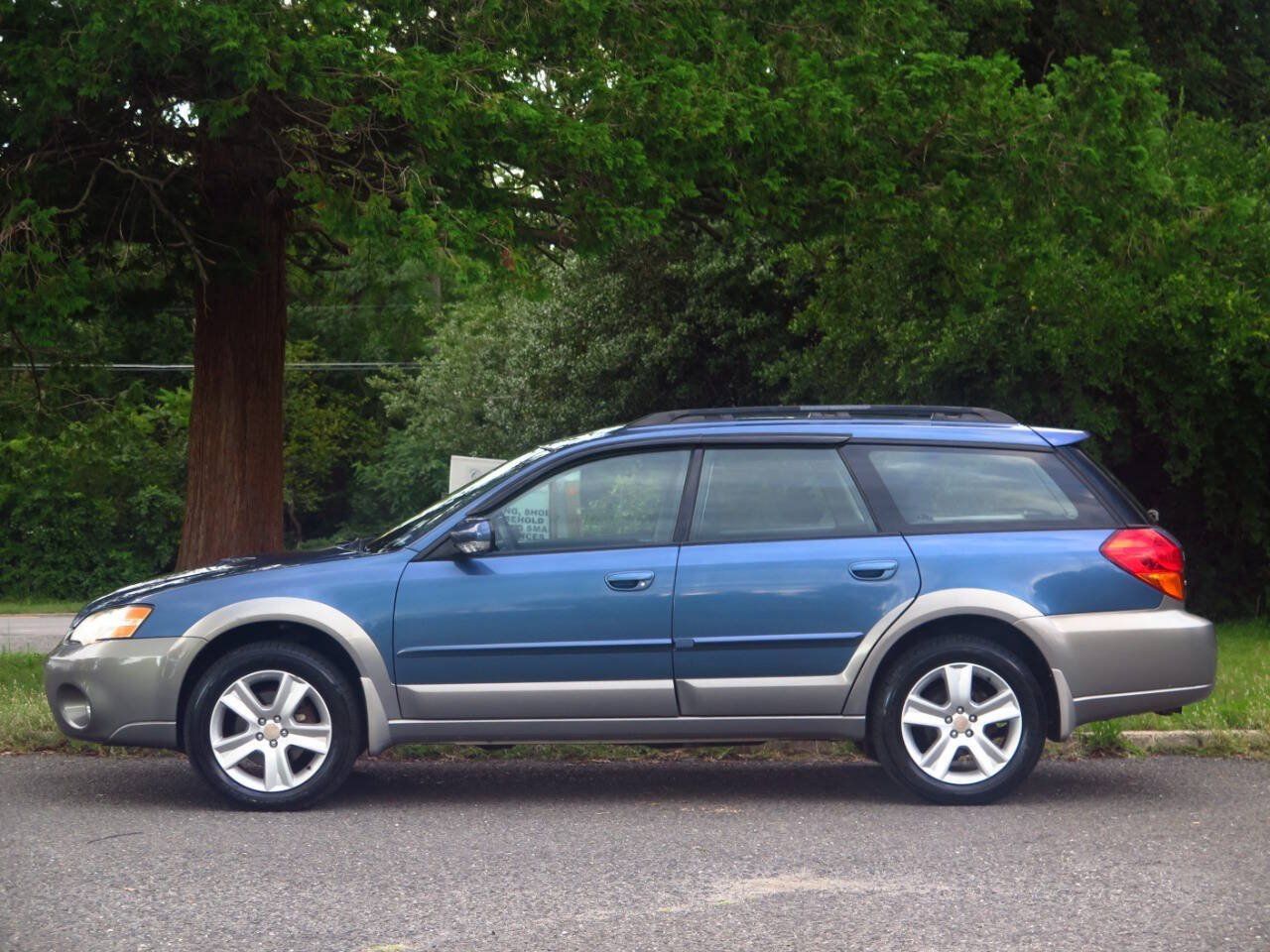 Used 2006 Subaru Outback 2.5XT AWD/4WD image 2