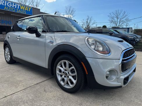 Used 2018 MINI Cooper S image 3