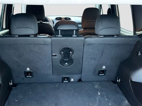 Used 2022 Jeep Renegade Latitude w/ Convenience Group image 25