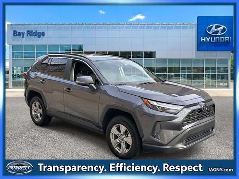 Used 2025 Toyota RAV4 XLE AWD/4WD image 1
