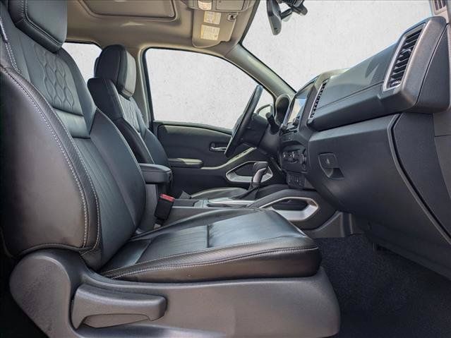 Used 2024 Nissan Frontier SL RWD image 20