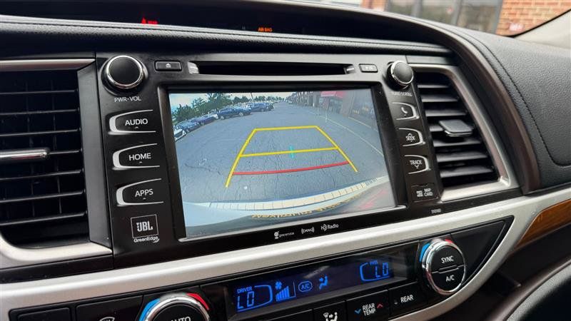Used 2019 Toyota Highlander Limited AWD/4WD image 39