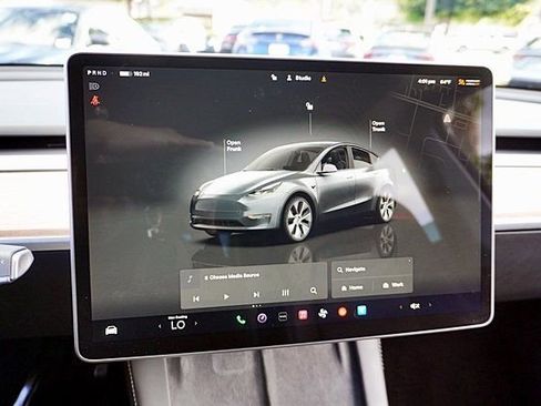 Used 2023 Tesla Model Y 2WD image 25