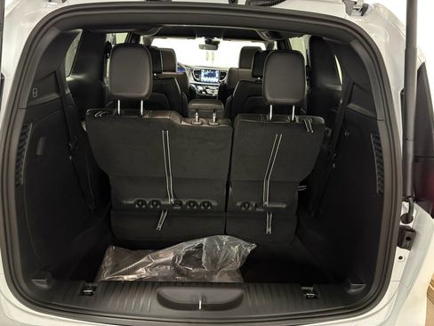 New 2026 Chrysler Voyager LX image 9