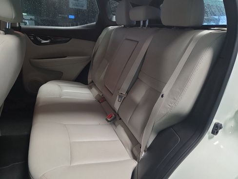 Used 2018 Nissan Rogue Sport SL w/ SL Premium Package FWD image 4
