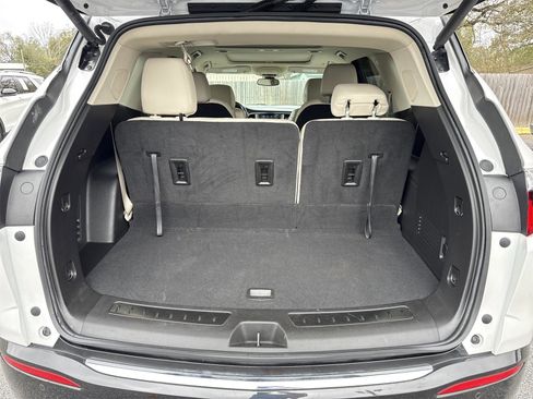 Used 2023 Buick Enclave Essence w/ Experience Buick Package image 31