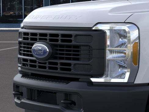 New 2026 Ford F250 XL w/ F-250 >10K GVWR Package AWD/4WD image 17
