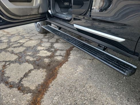 New 2026 GMC Yukon Denali w/ Sun & Power Step Package image 30