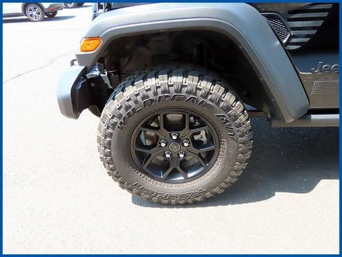 Certified 2025 Jeep Wrangler Sport AWD/4WD image 4