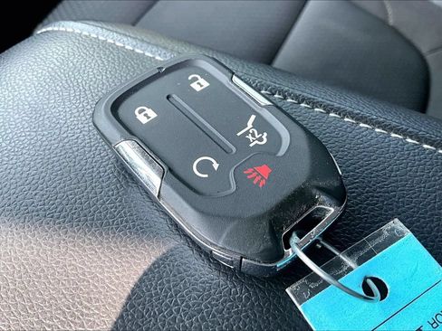 Used 2022 GMC Acadia SLE w/ Driver Convenience Package FWD image 10