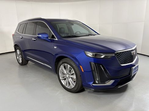 Used 2024 Cadillac XT6 Premium Luxury image 2