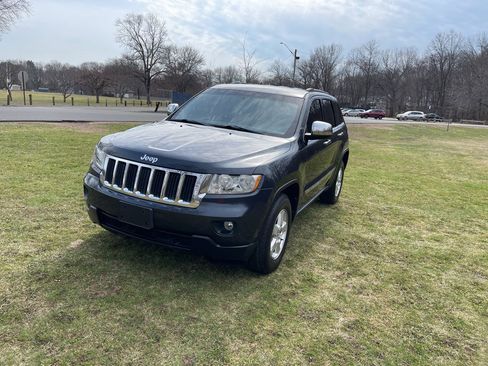 Used 2012 Jeep Grand Cherokee Laredo w/ Laredo E Group image 4