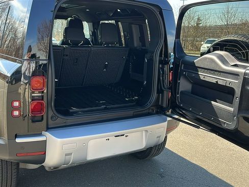 Certified 2023 Land Rover Defender 110 SE image 24