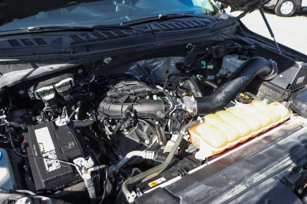 Used 2015 Ford F150 XL w/ Equipment Group 101A Mid AWD/4WD image 12