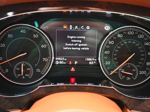 Used 2019 Bentley Bentayga AWD/4WD image 12