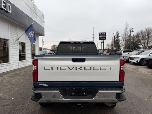 Used 2024 Chevrolet Silverado 2500 LTZ w/ LTZ Convenience Package image 6