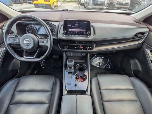 Used 2023 Nissan Rogue SV w/ SV Premium B Package FWD image 16