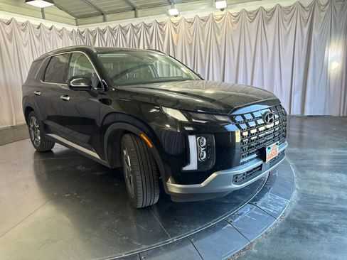 Used 2024 Hyundai Palisade Limited AWD/4WD image 3