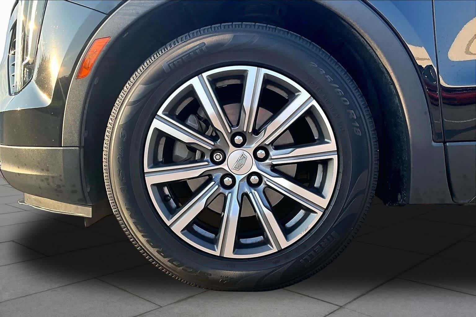 Used 2019 Cadillac XT4 Sport w/ Cold Weather Package FWD image 10