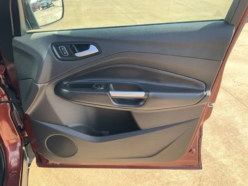 Used 2018 Ford Escape SE FWD image 34