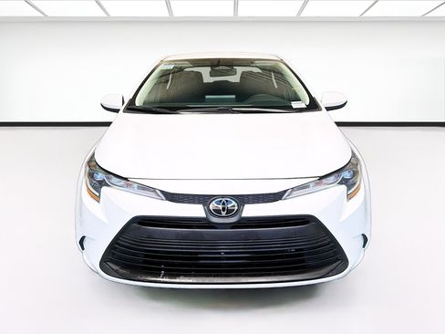 Used 2023 Toyota Corolla LE FWD image 2