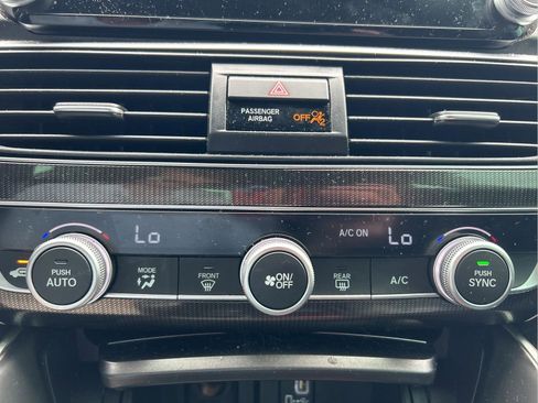 Used 2018 Honda Accord Sport image 29