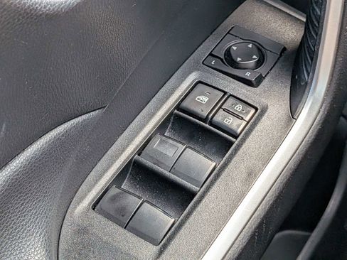 Used 2021 Toyota RAV4 XLE w/ Convenience Package FWD image 23