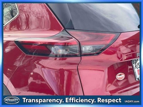 Certified 2025 Nissan Rogue S image 11