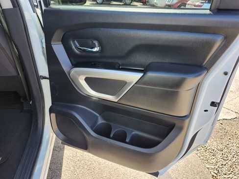 Used 2023 Nissan Titan SV RWD image 20