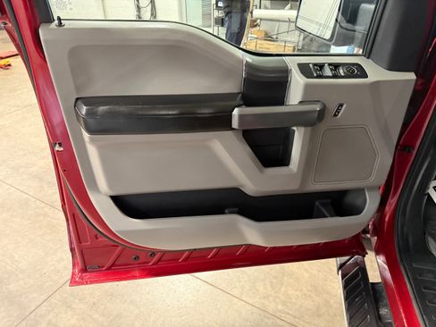 Used 2017 Ford F150 XLT w/ Equipment Group 302A Luxury AWD/4WD image 41