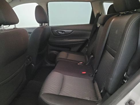 Used 2018 Nissan Rogue SV AWD/4WD image 18