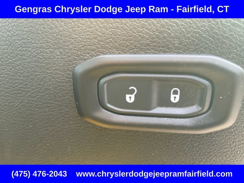 Used 2019 Jeep Wrangler Unlimited Sport S AWD/4WD image 18