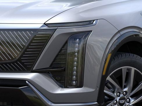 Used 2026 Cadillac Vistiq Luxury w/ LPO, Floor Liner Package AWD/4WD image 10