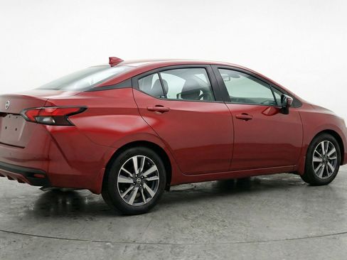 Used 2025 Nissan Versa SV image 9