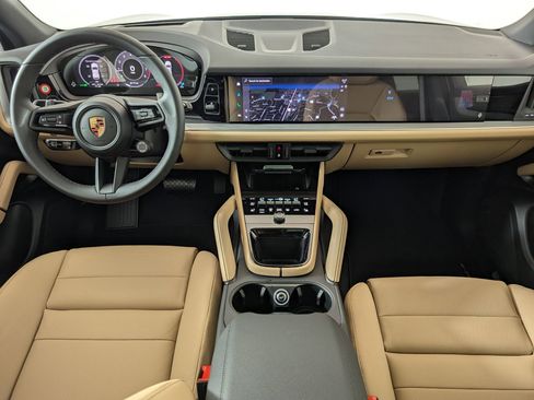 Used 2026 Porsche Cayenne AWD/4WD image 19