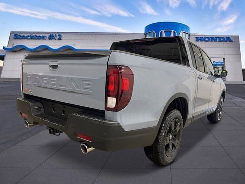 New 2026 Honda Ridgeline Black Edition image 7