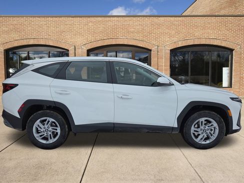 New 2026 Hyundai Tucson SE image 2
